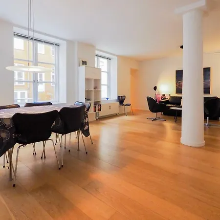 Ideal For Couples & Small Groups By Nyhavn Canals *